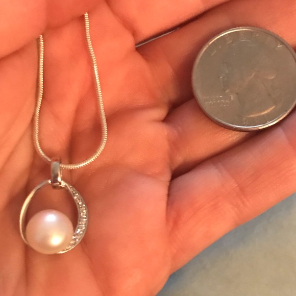 Faux pearl on 925 Chain - Picture 1 of 1